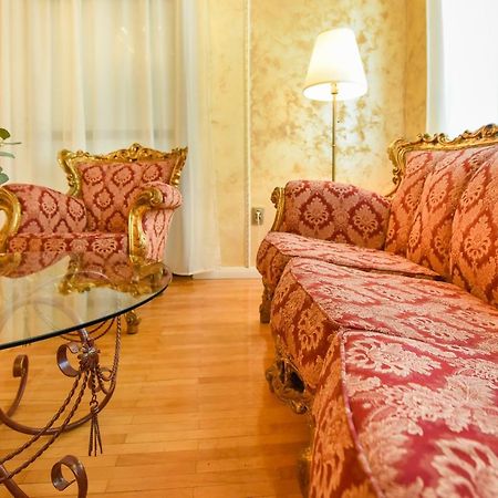 The Museum - Wonderful Super Central Apartment Bukarest Exterior foto