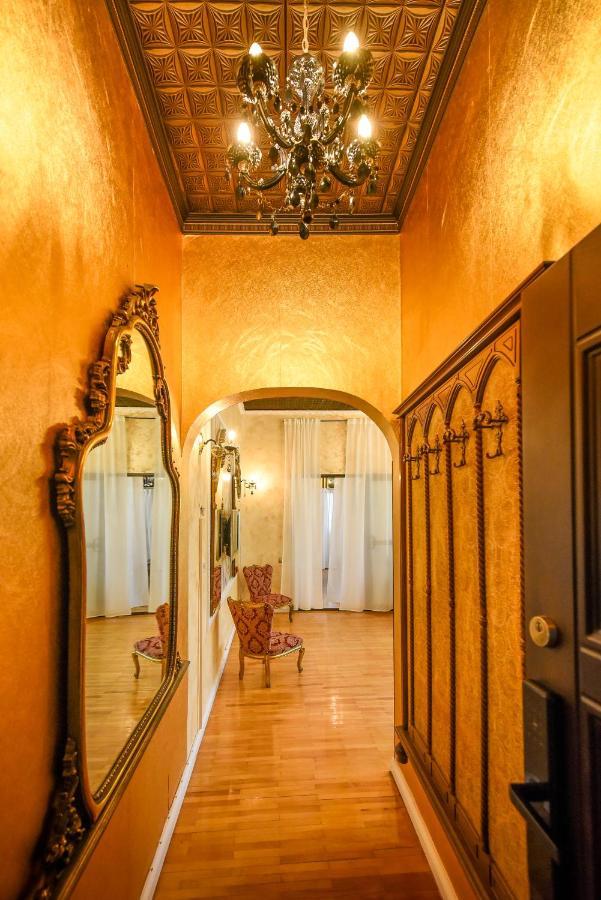 The Museum - Wonderful Super Central Apartment Bukarest Exterior foto